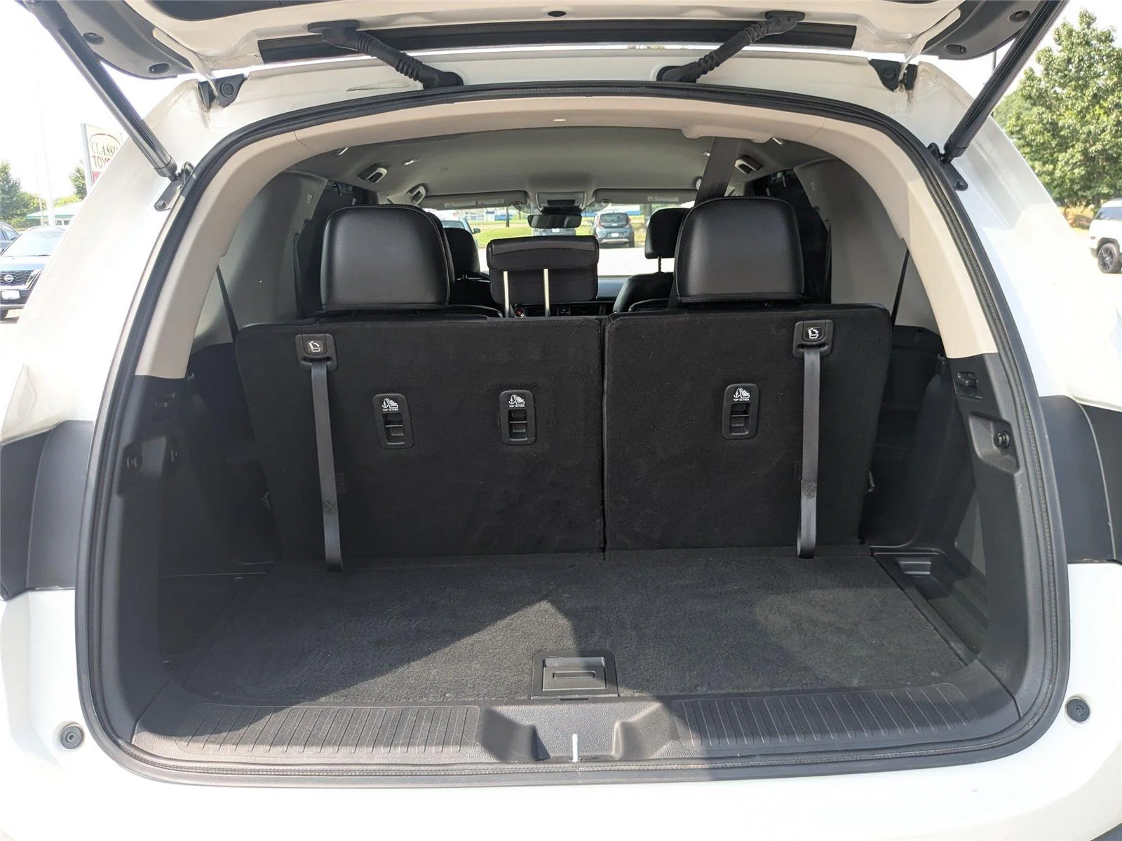 Used 2023 Platinum White Pearl Honda EX-L 7 Passenger image 12