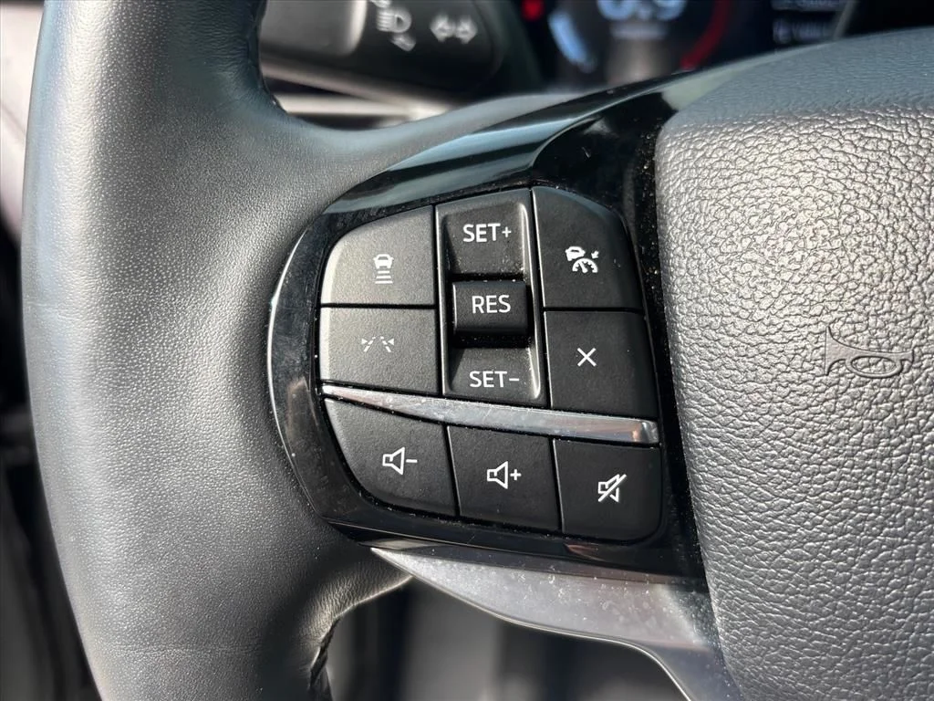 Used 2025 Black Ford Platinum image 17