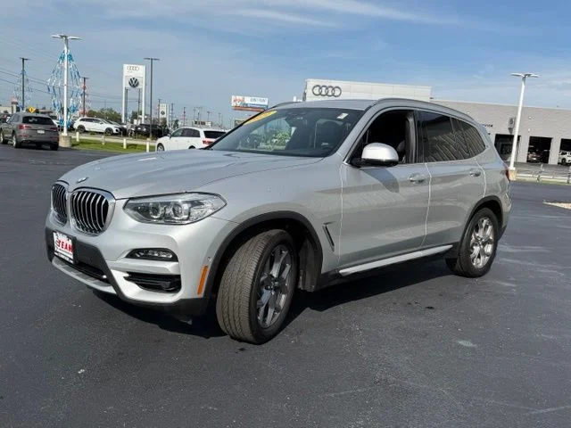 Used 2021 Silver BMW xDrive30i image 3