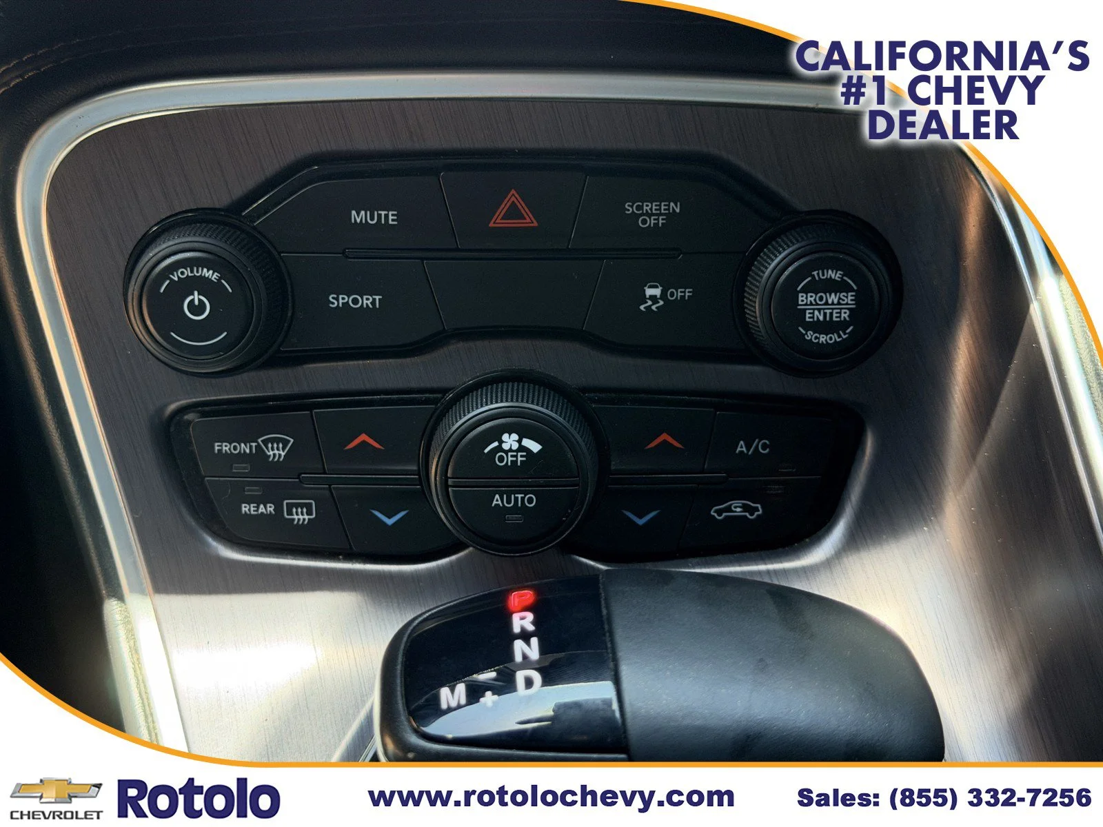 Used 2018 Granite Pearlcoat Dodge SXT image 16