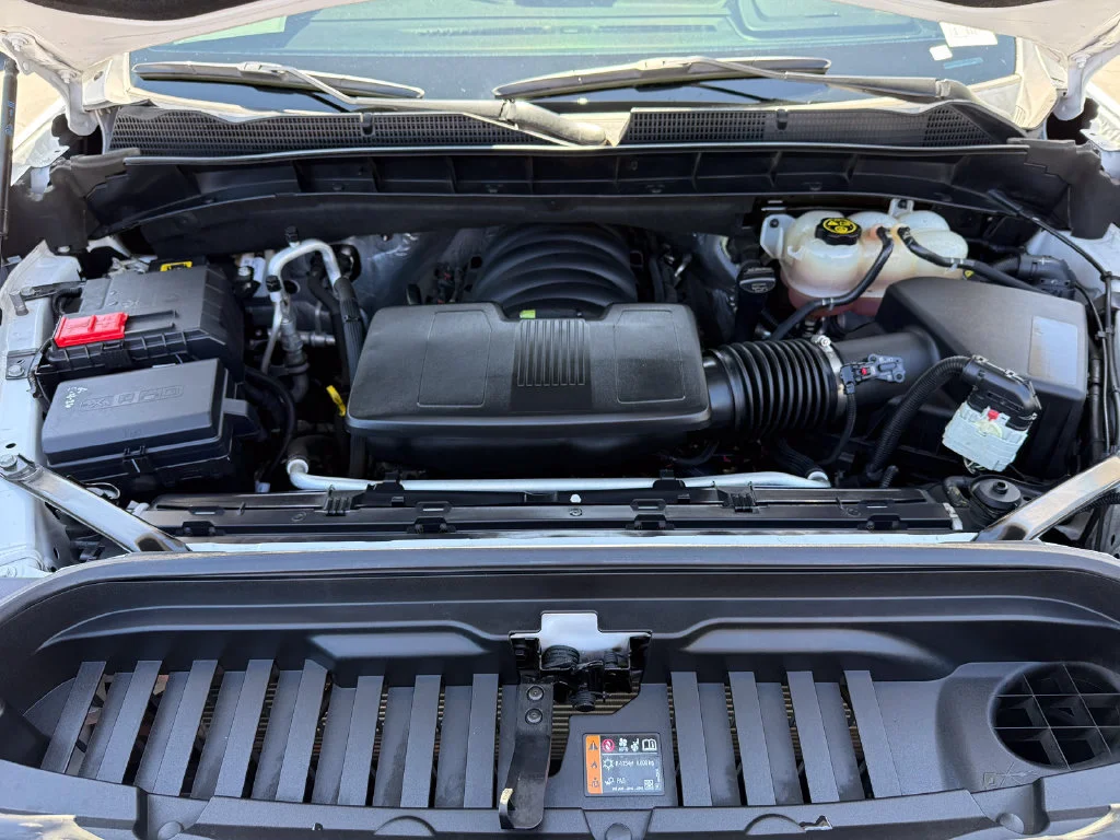 Used 2023 SUMMIT WHITE GMC Elevation image 14