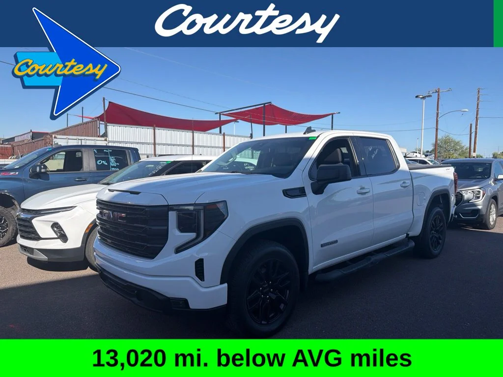 Used 2023 White GMC Elevation image 1