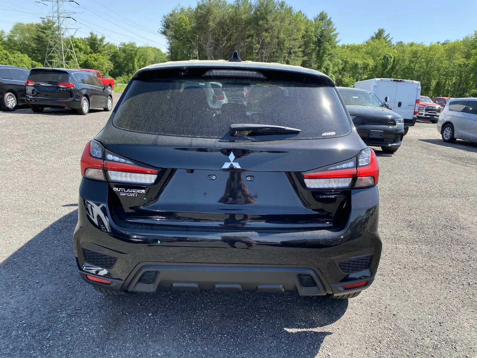 New 2026 Mercury Gray Metallic Mitsubishi LE image 4