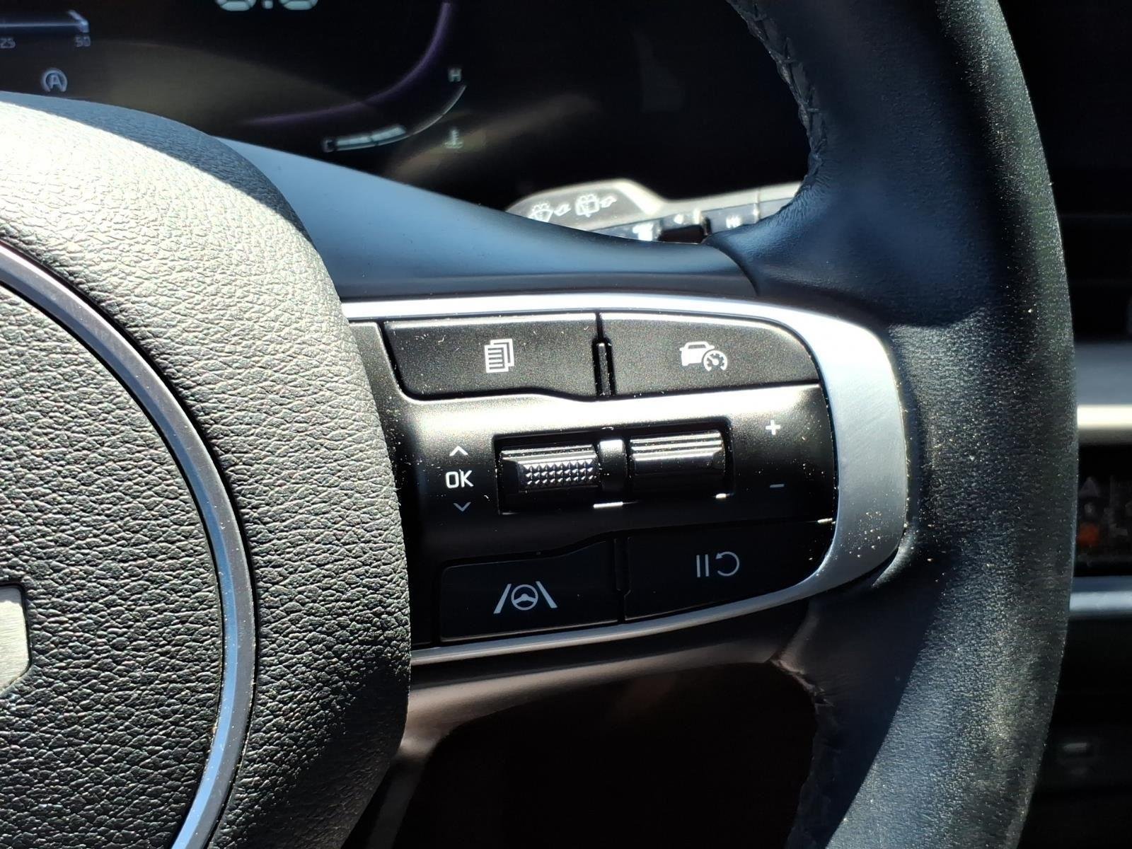 Used 2023 Wolf Gray Kia X-Line image 15