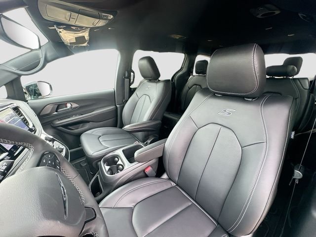 2026 Chrysler Pacifica Select - Photo 23