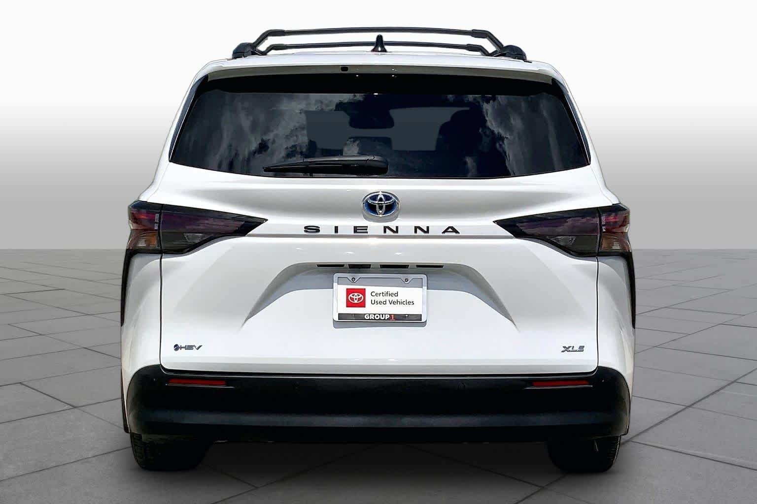 Used 2025 Wind Chill Pearl Toyota XLE image 5