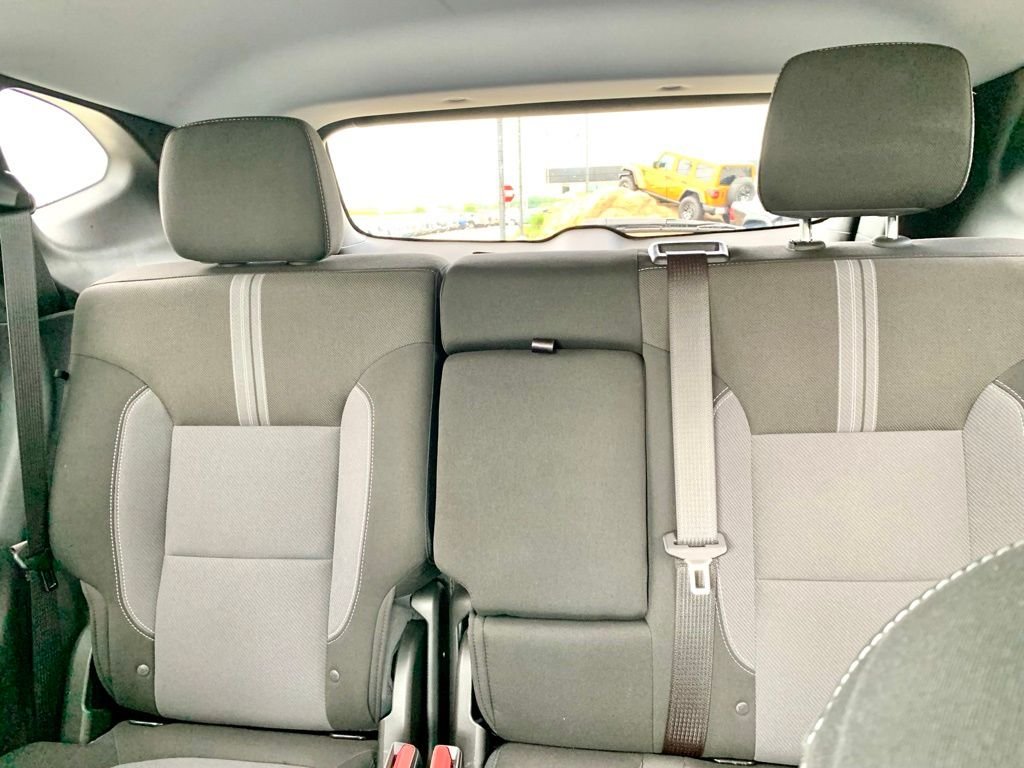 Used 2024 White Chevrolet LT image 39