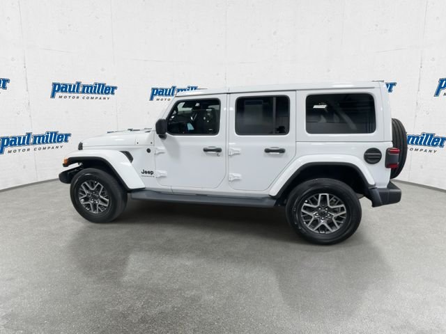 Used 2025 White Jeep Sahara image 7