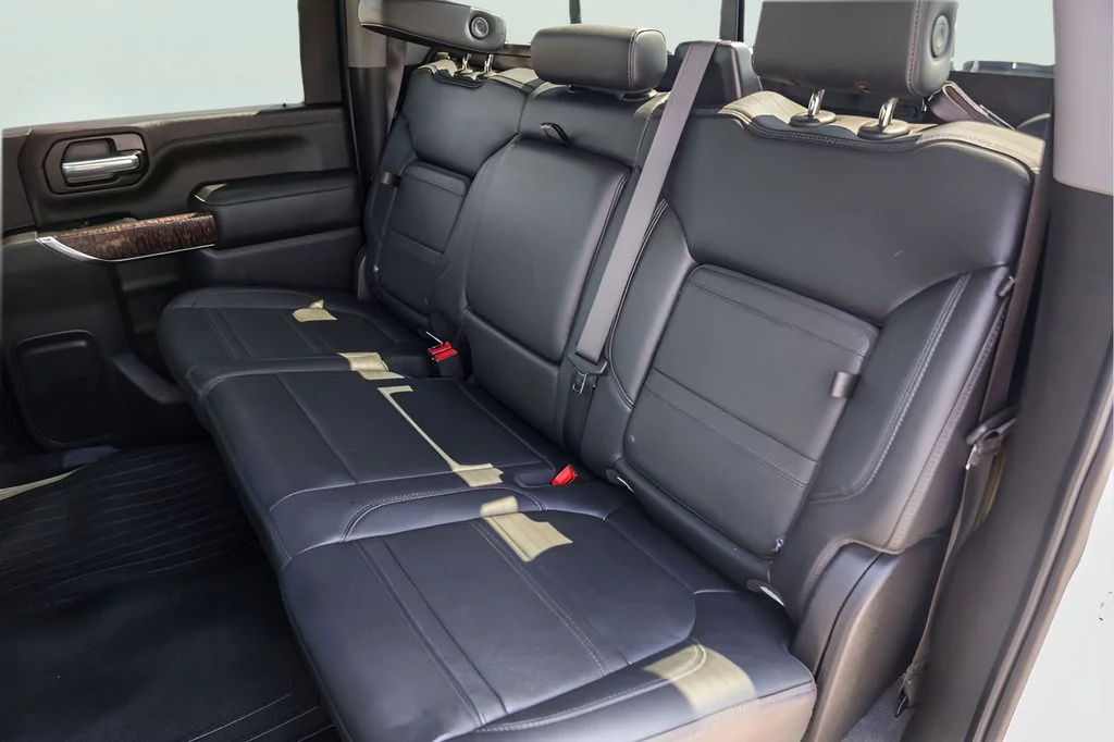 Used 2022 White GMC Denali image 29