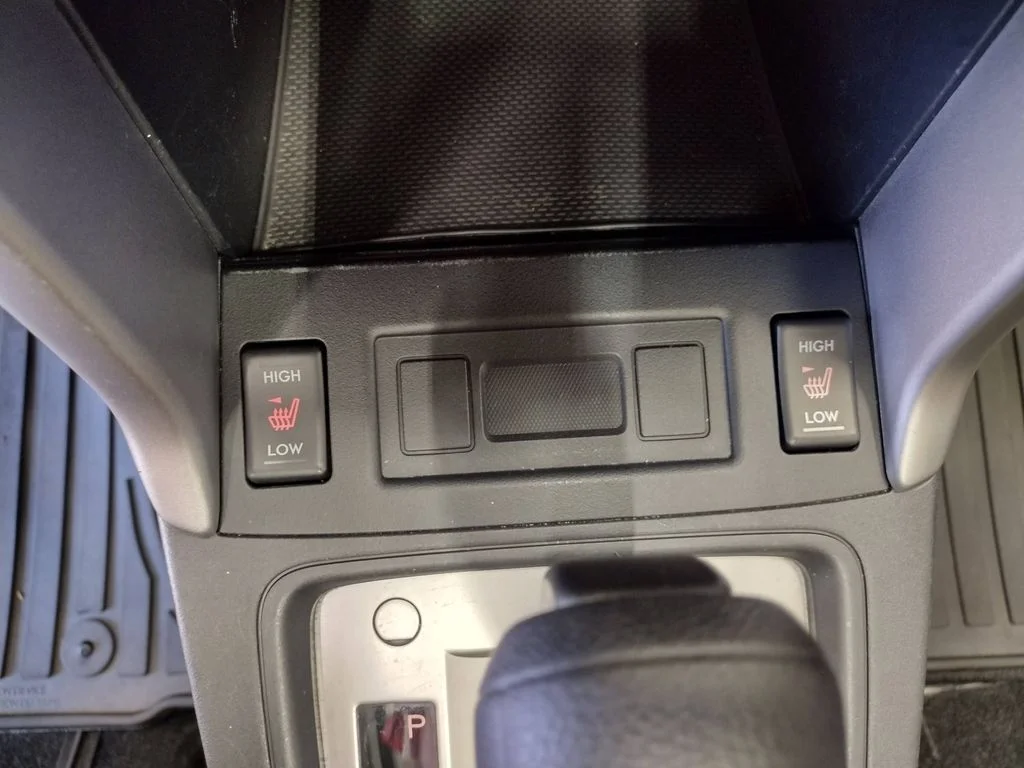 Used 2015 White Subaru 2.5i Premium image 26