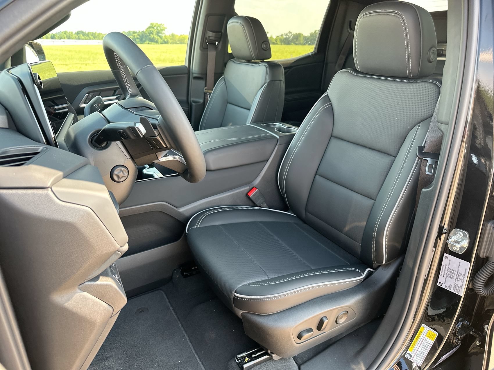 2026 Chevrolet Silverado EV LT - Photo 11