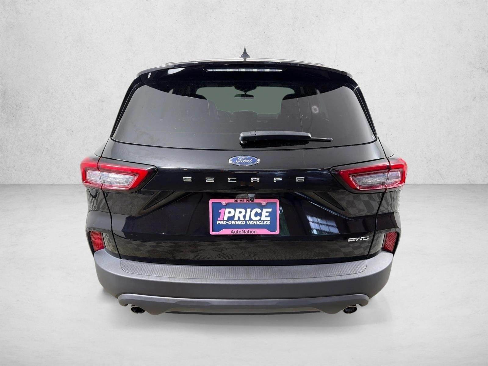 Used 2025 Agate Black Metallic Ford ST-Line Select image 4
