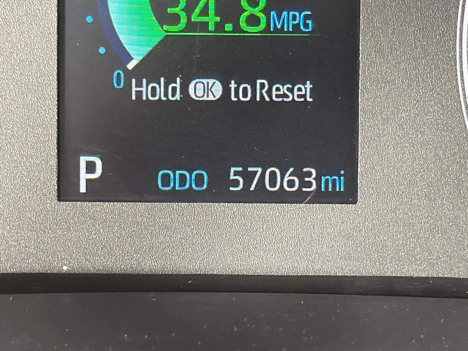 Used 2024 Wind Chill Pearl Toyota LE image 27