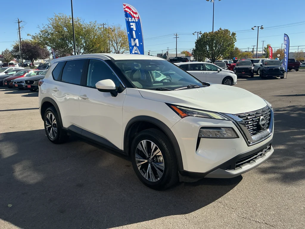 Used 2023 Pearl White Tricoat Nissan SV image 3