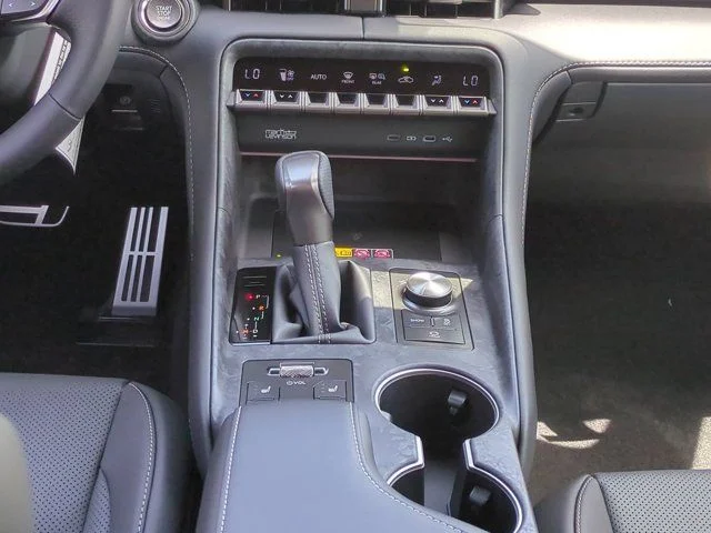 2026 Lexus IS 350 F SPORT - Photo 18