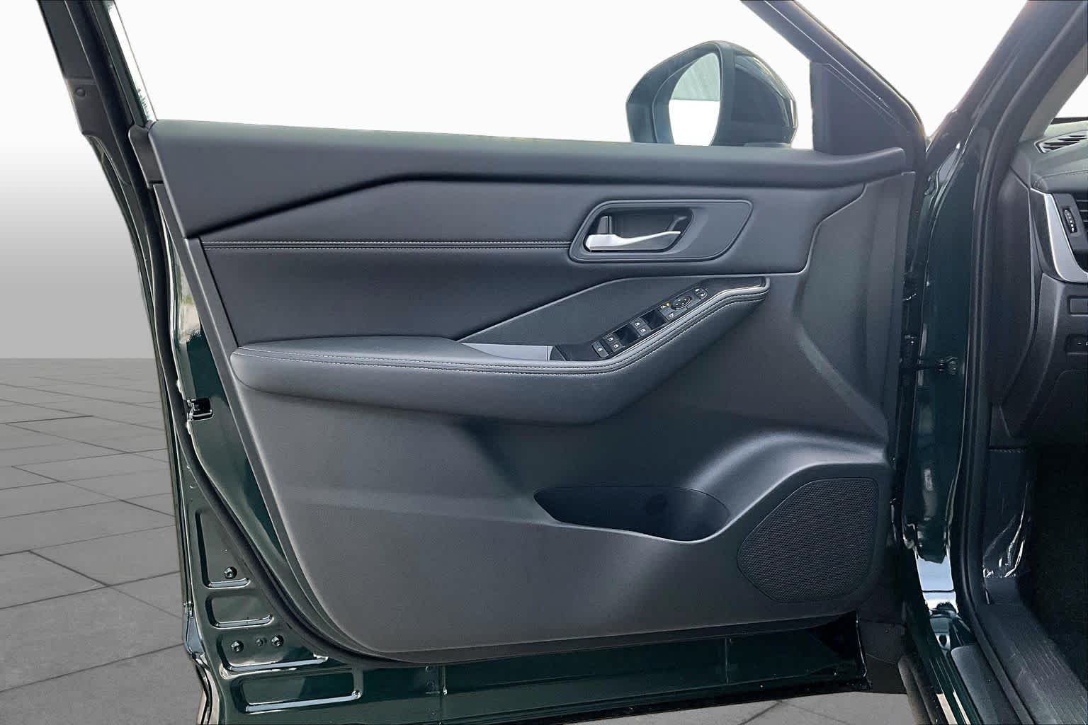 New 2027 Obsidian Green Pearl Nissan Dark Armor image 13