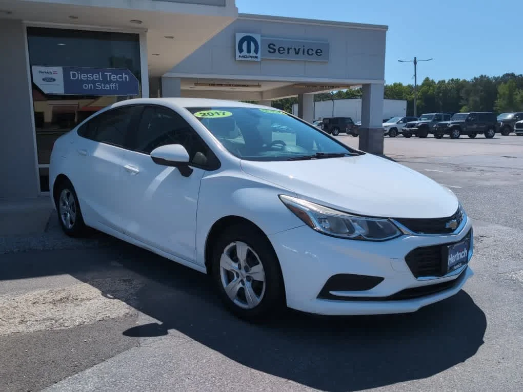 Used 2017 Summit White Chevrolet LS image 2
