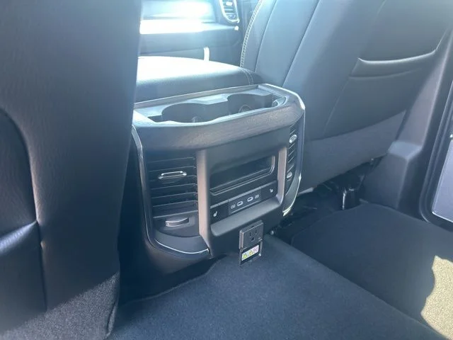 New 2026 Diamond Black Crystal Pearl-Coat Exterior Paint RAM LARAMIE image 37