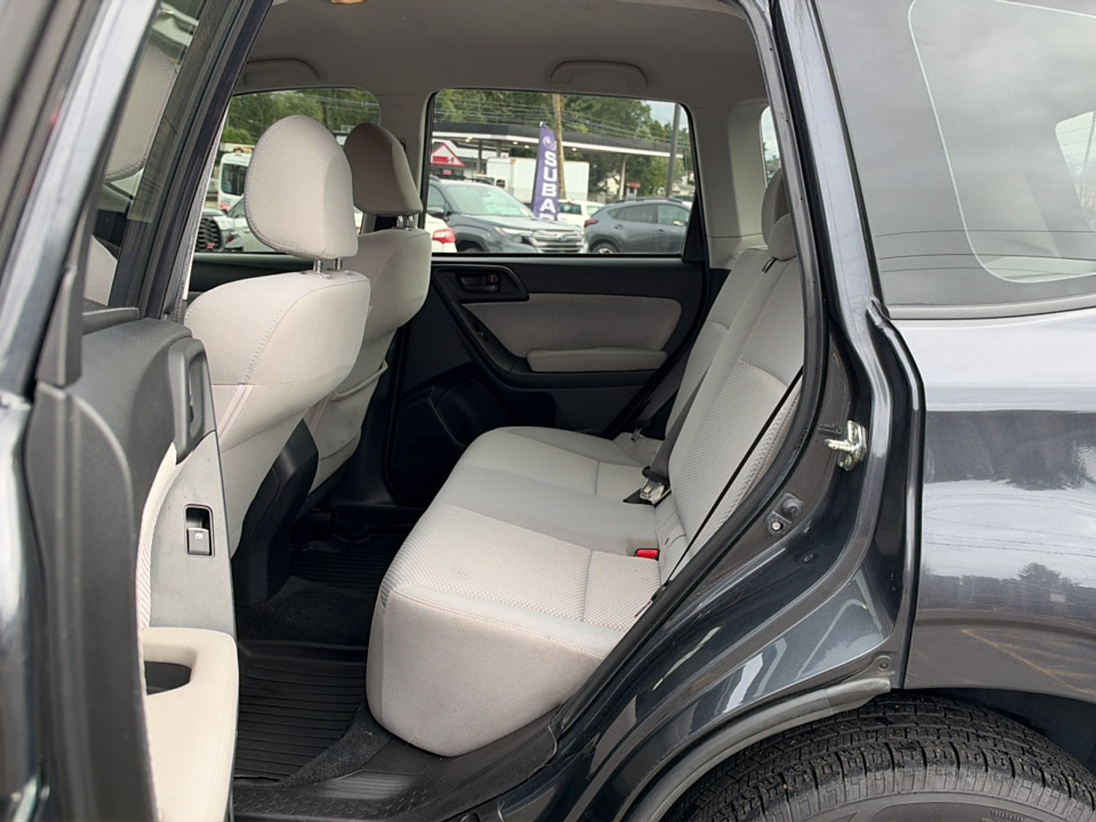 Used 2018 Dark Gray Metallic Subaru 2.5i image 18