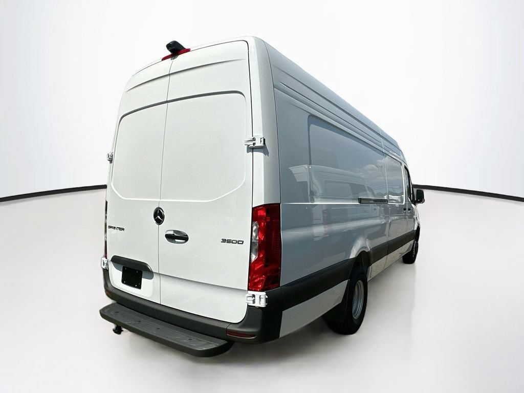 New 2026 Arctic White Mercedes-Benz Cargo 170 WB image 33