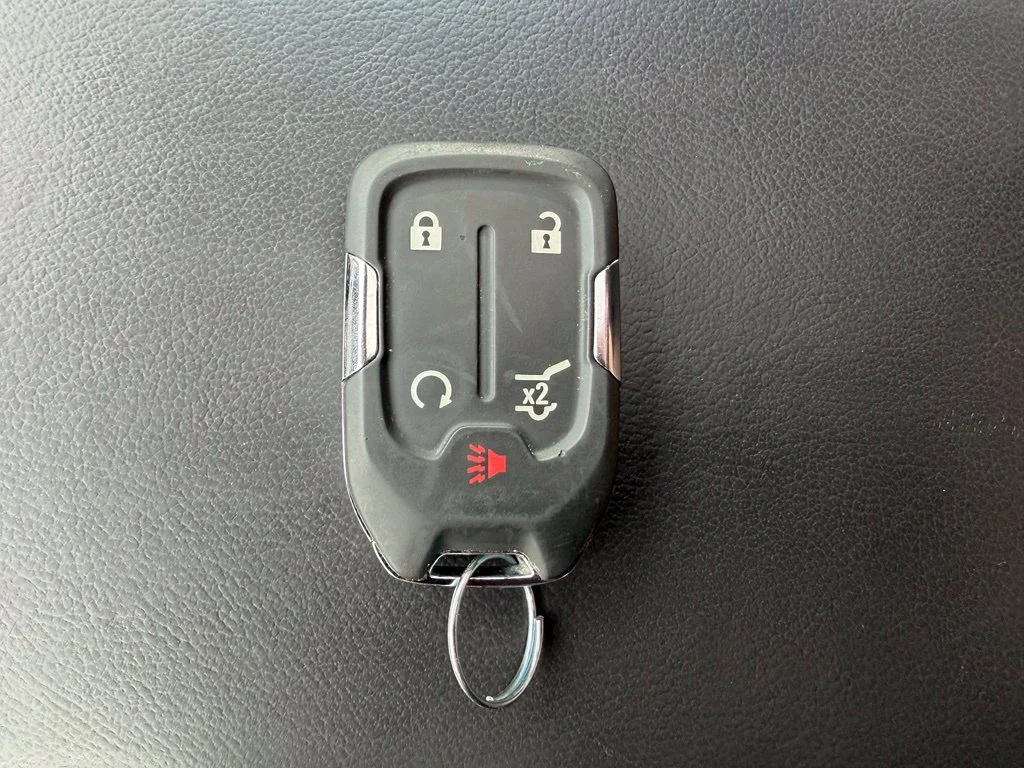 Used 2017 White GMC Denali image 29