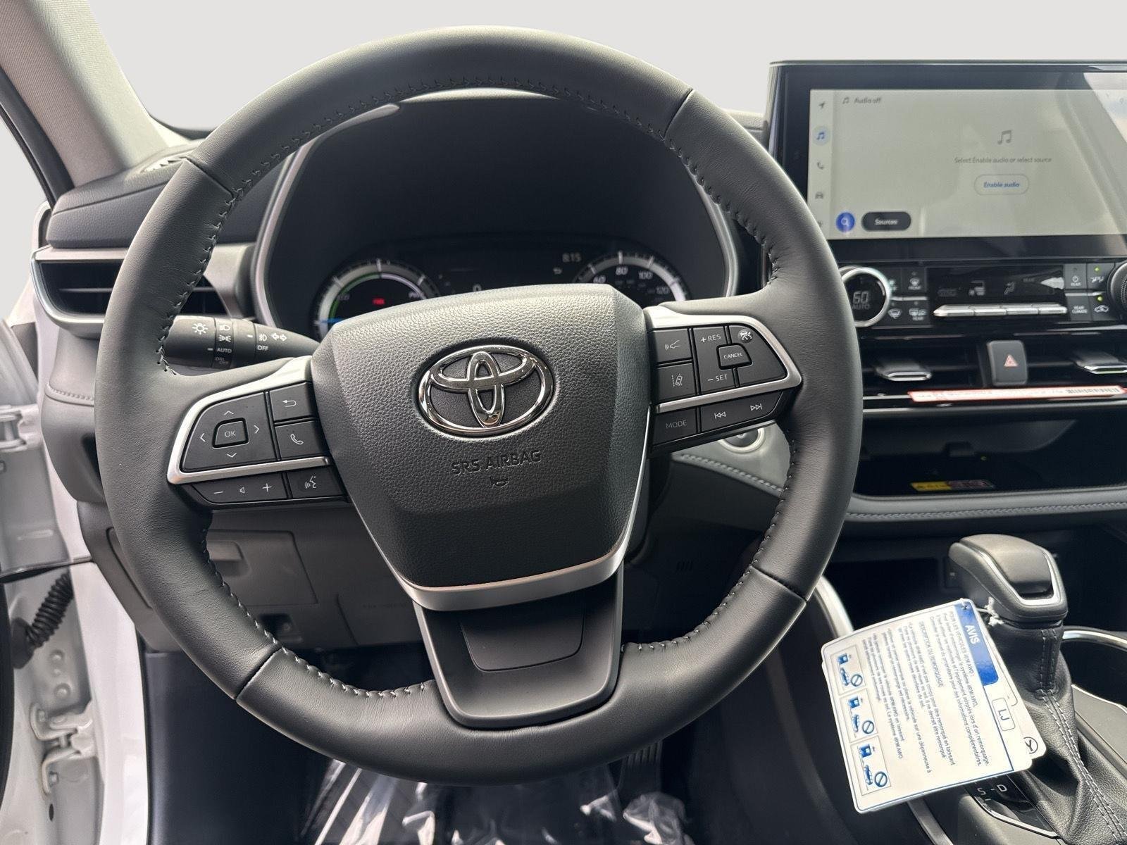Used 2026 Wind Chill Pearl Toyota Hybrid XLE image 20
