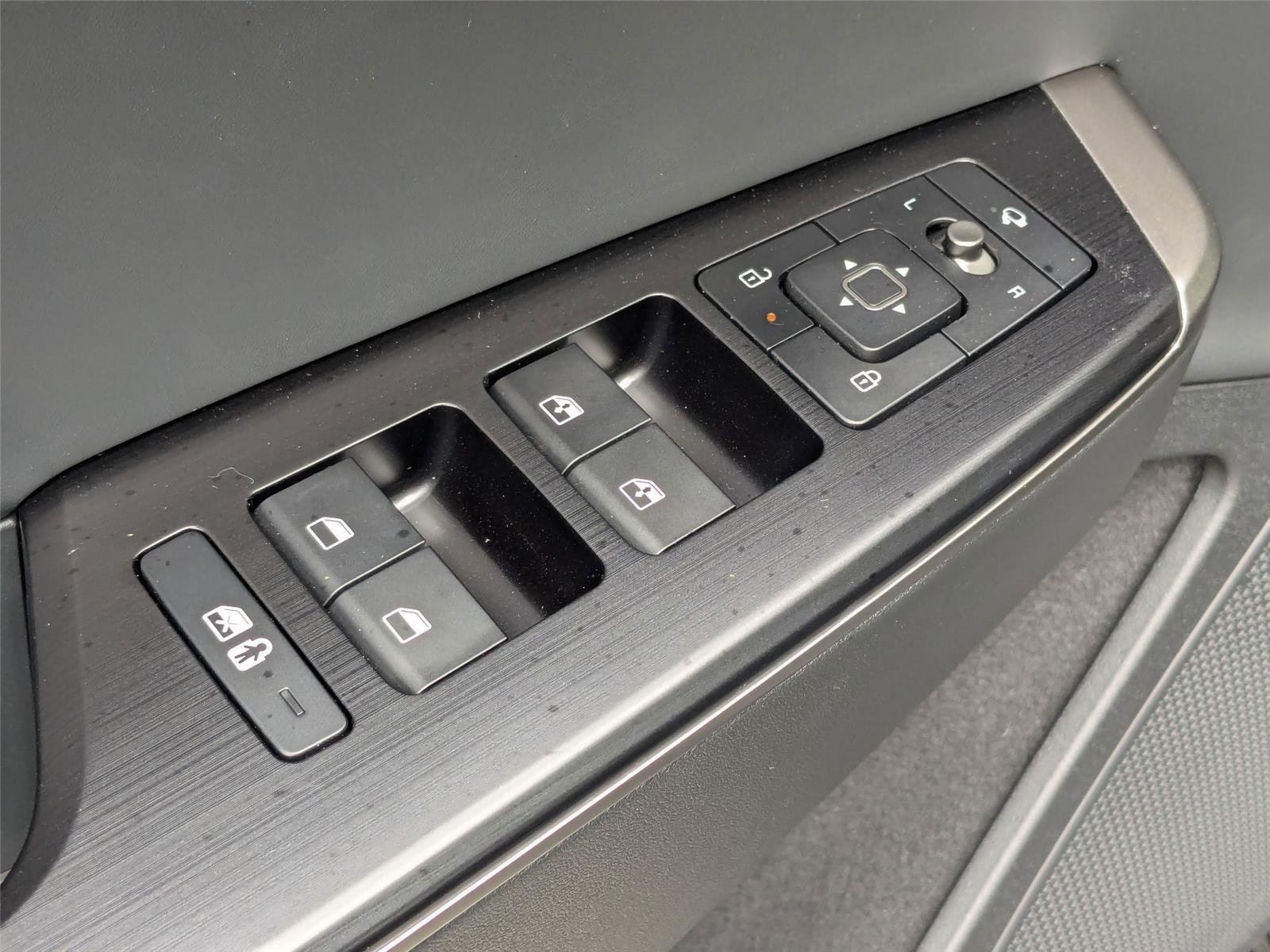2025 Kia EV6 Wind - Photo 13