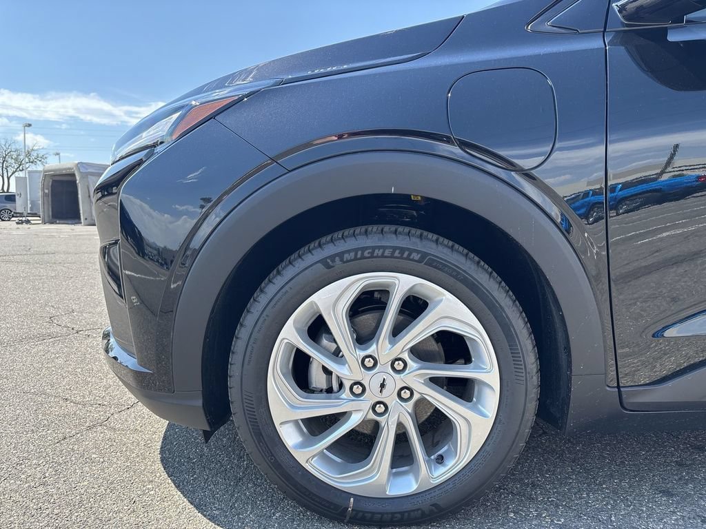 2027 Chevrolet Bolt LT - Photo 33