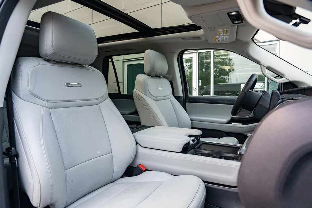 Used 2025 Black Ford Platinum image 27