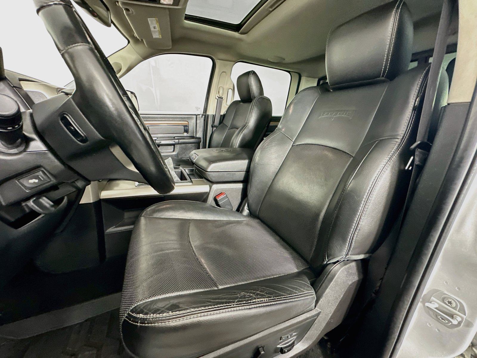 Used 2015 Bright Silver Clearcoat Metallic Ram Laramie image 23