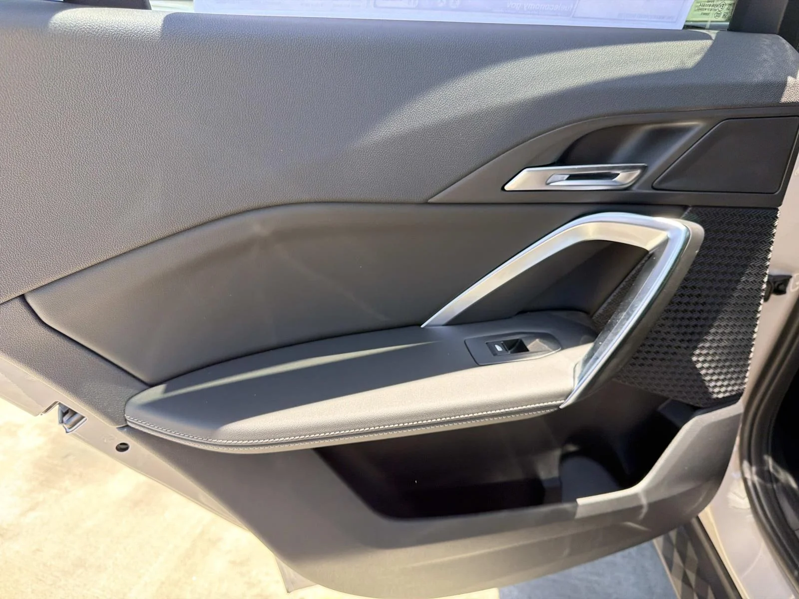 New 2026 Dune Grey Metallic BMW xDrive28i image 8