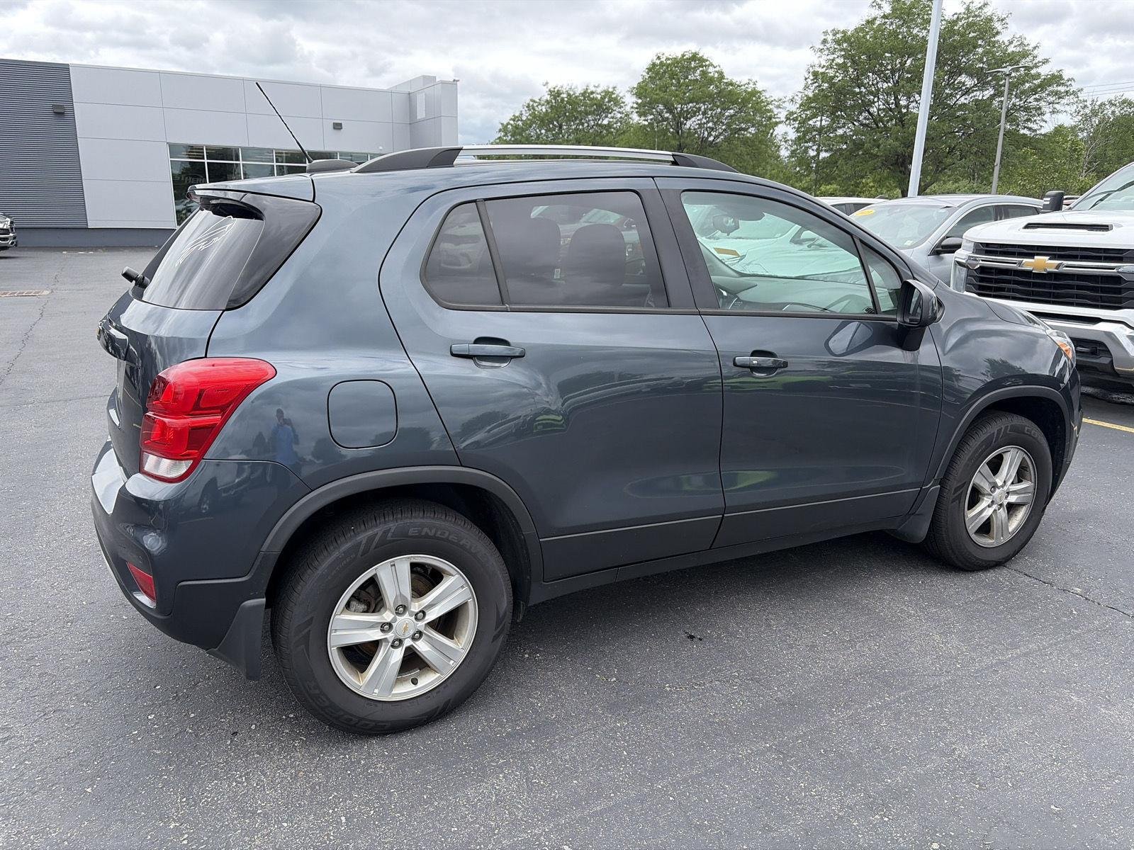 Used 2021  Chevrolet  image 6
