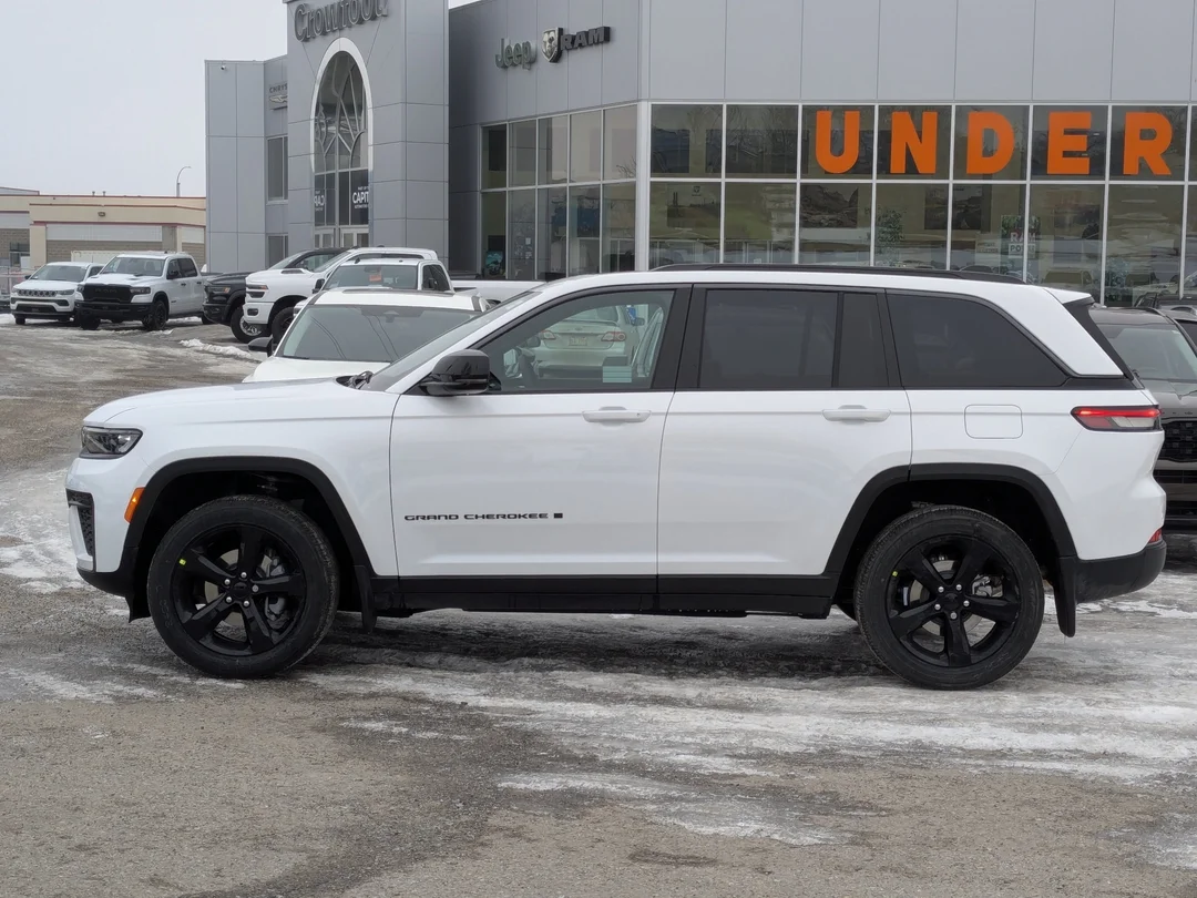 New 2026 White Jeep Altitude - - 4x4 - Power Sunroof - Altitude Pack - 2.0L Turbo - Remote Start & More! image 5