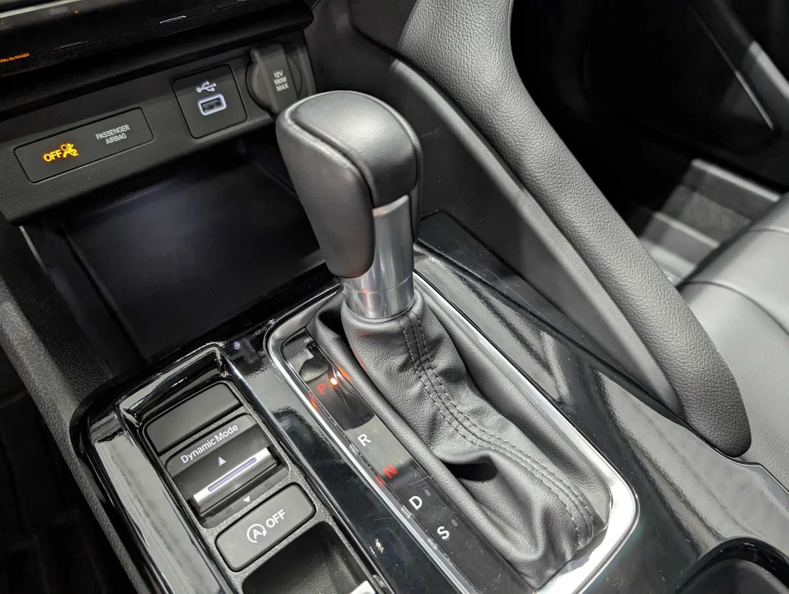 Used 2025 Liquid Carbon Metallic Acura  image 28