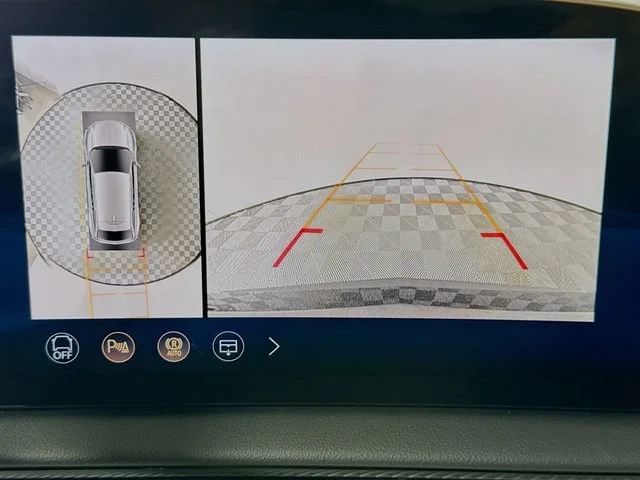 2027 Cadillac OPTIQ Sport - Photo 17