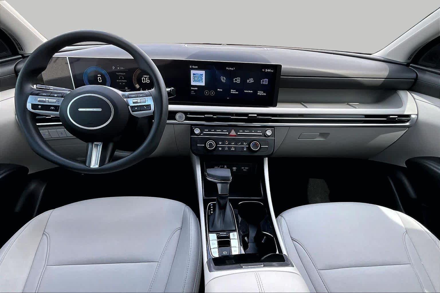 Used 2025 Phantom Black Hyundai SE image 15