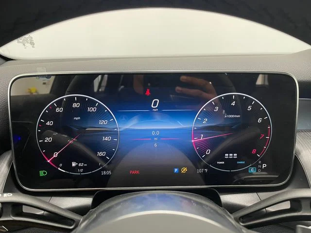 New 2027 Black Mercedes-Benz GLC 300 image 2