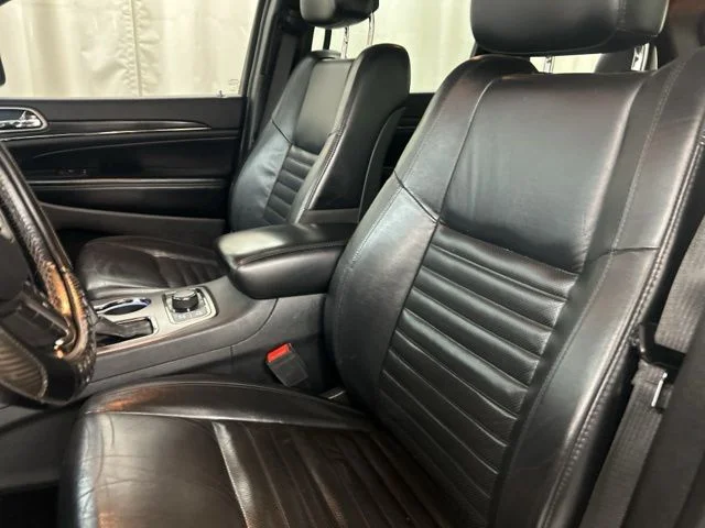 Used 2020 Red Jeep Limited X image 9