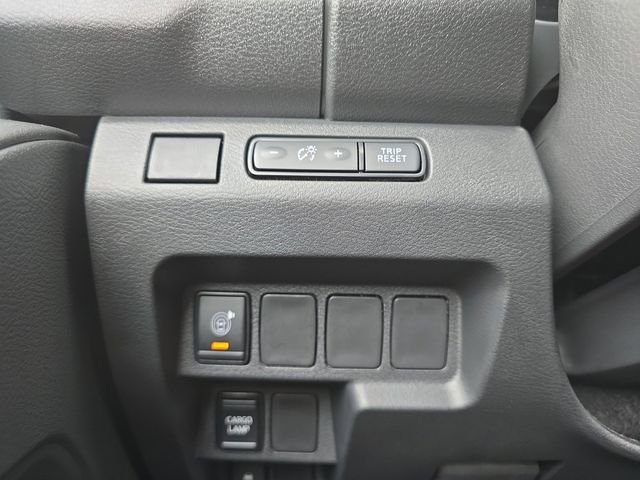 New 2026 Glacier White Nissan Crew Cab S image 10