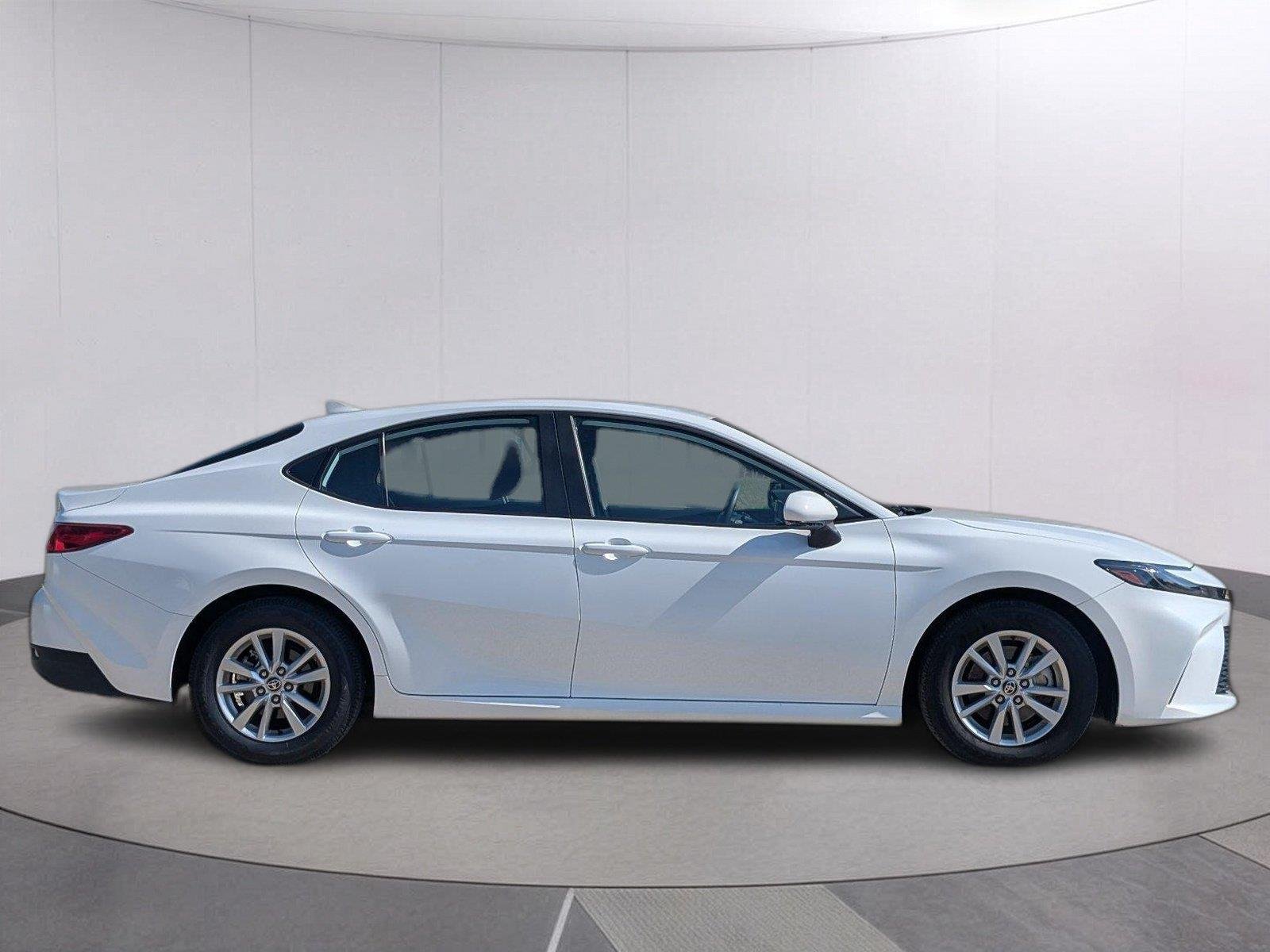 Used 2025 Ice Cap Toyota LE image 7