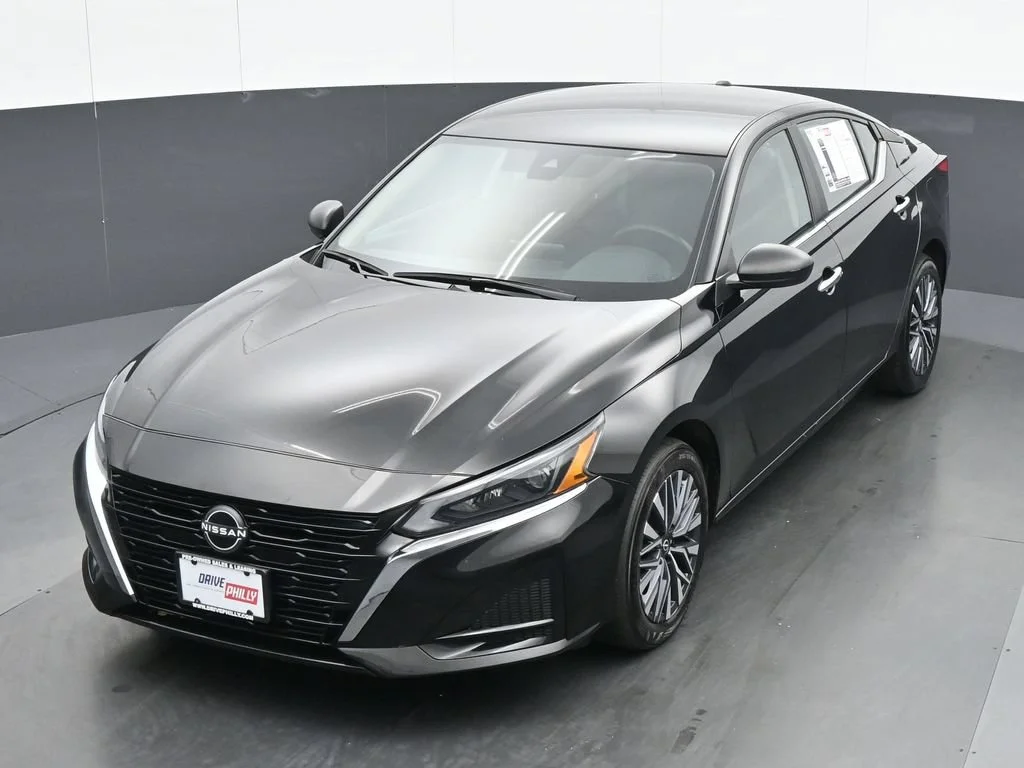 Used 2025 Black Nissan 2.5 SV image 16