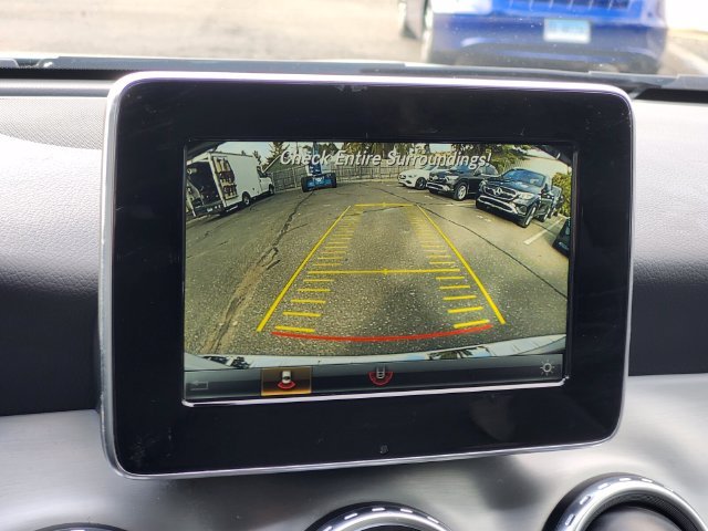 Used 2017 Silver Mercedes-Benz GLA 250 image 23