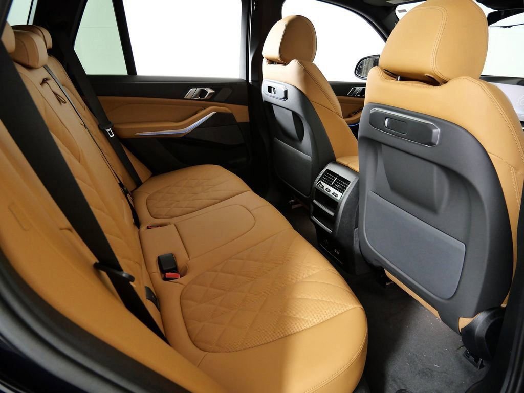 Used 2026 Carbon Black Metallic BMW xDrive50e image 27