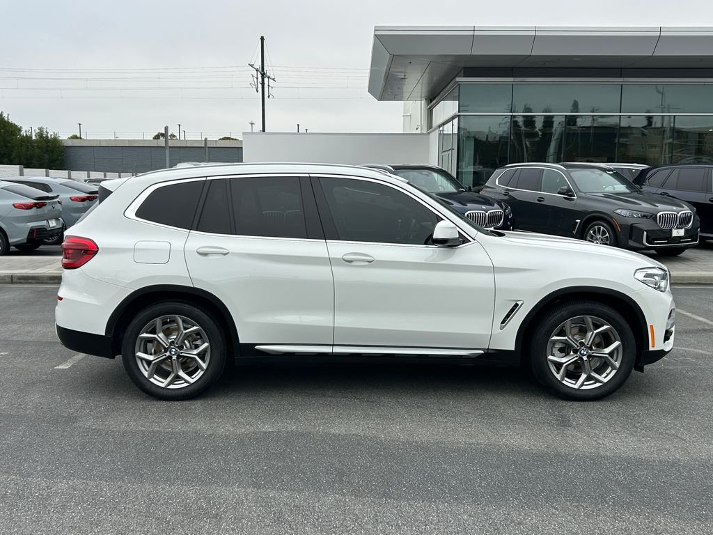 Used 2021 Alpine White BMW sDrive30i image 6