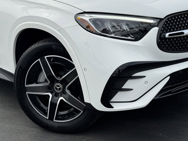 Certified Used 2025 Polar White Mercedes-Benz GLC 300 image 2