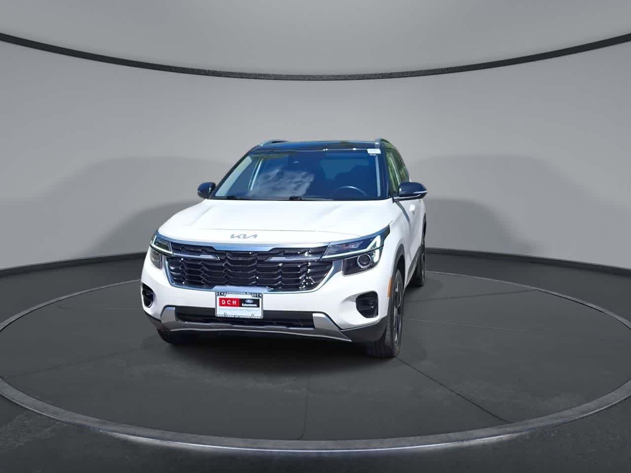Certified Used 2025 Clear White / Black Roof Kia S image 3