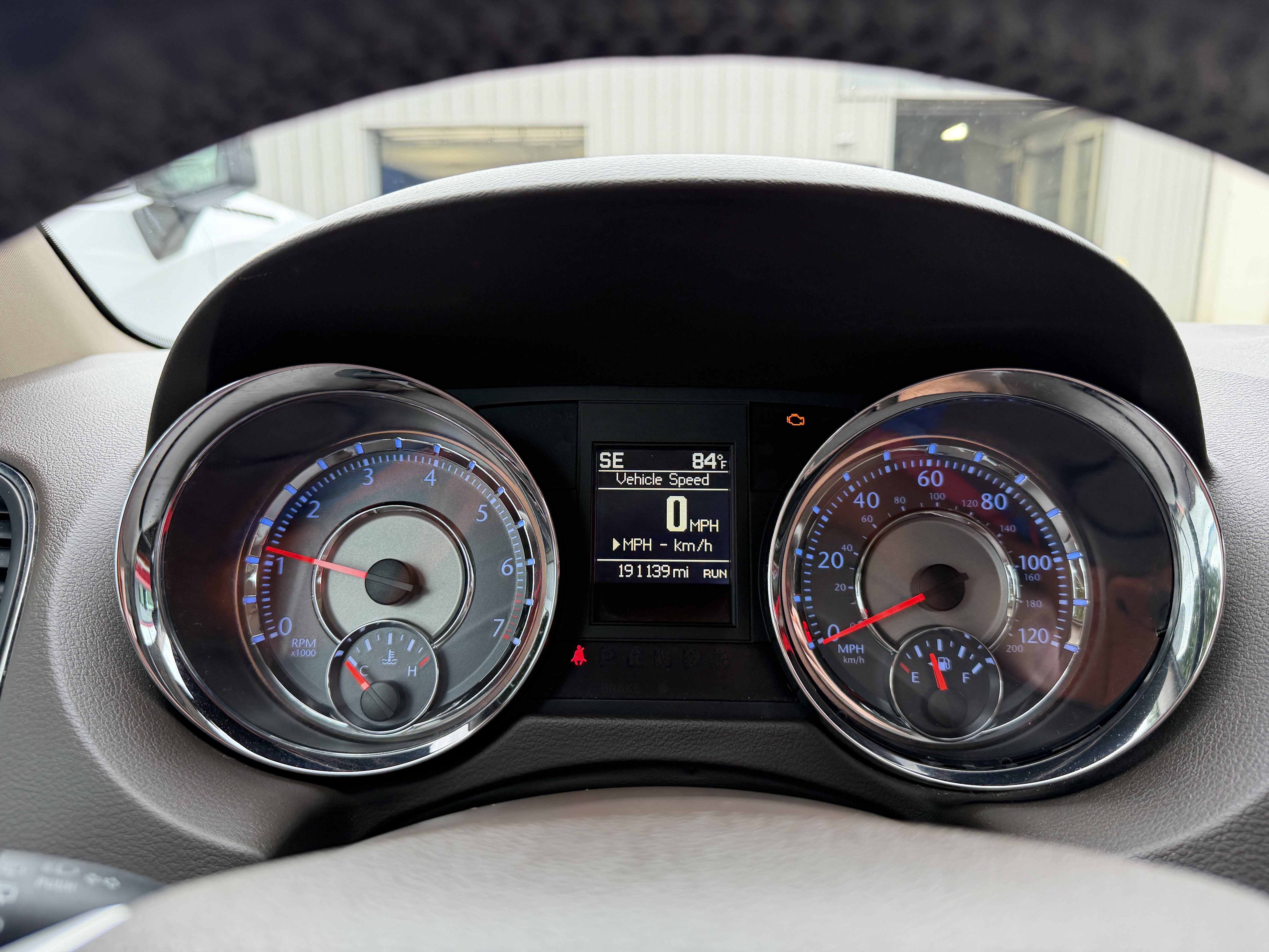 Used 2015 True Blue Pearlcoat Chrysler Touring image 19