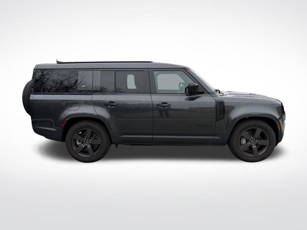 Used 2024 Gray Land Rover S image 4