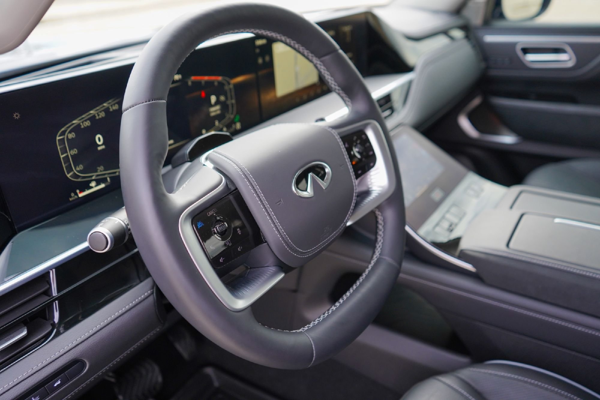 2025 INFINITI QX80 Sensory 4WD - Photo 7