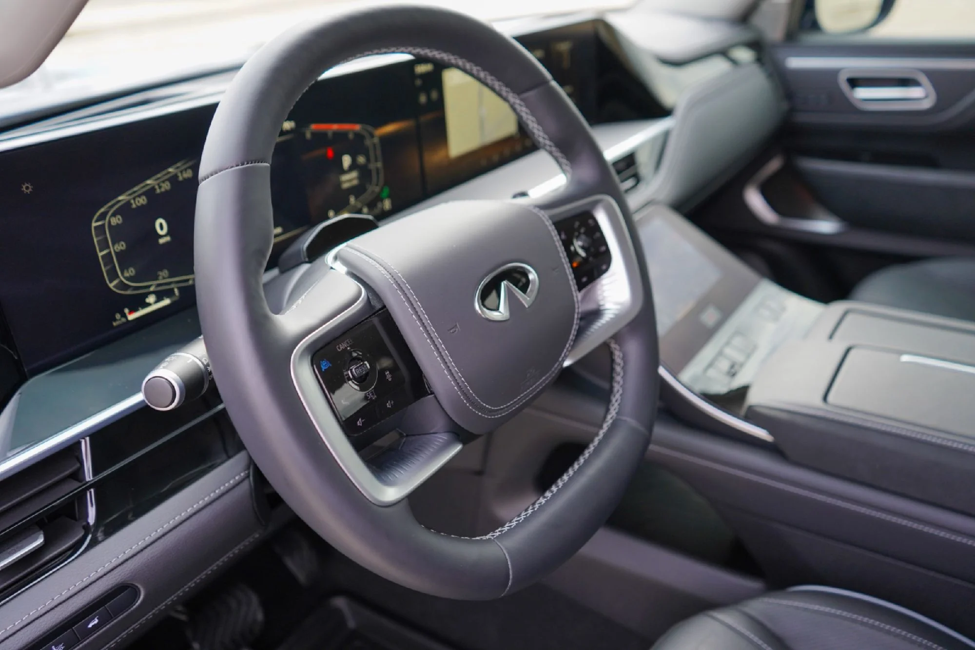 2025 INFINITI QX80 Sensory 4WD - Photo 7